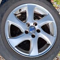 volvo v40  3 cerchi originali  usati