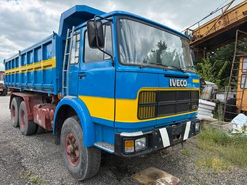 Iveco Fiat 697  3 assi Ribaltabile
