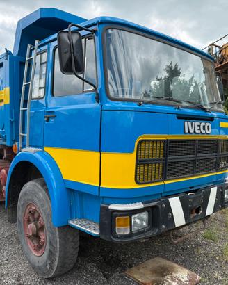 Iveco Fiat 697  3 assi Ribaltabile