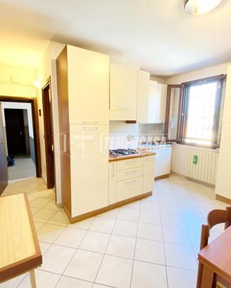 BILOCALE LUMINOSO IN BUONE CONDIZIONI.