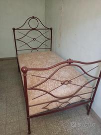 Letto in ferro smaltato fine 800 con pagliericcio