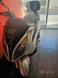 Kymco Downtown 300i - 2012