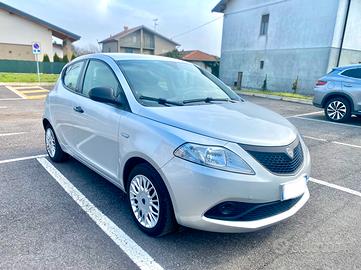 Lancia Ypsilon 2018 1.2 BENZ/GPL