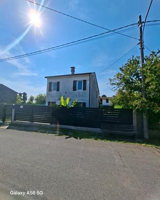 Privato vende casa indipendente a Vidalenzo Parma