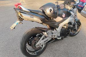 Suzuki gsr 600