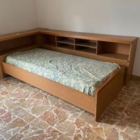 Letto singolo con ripiano
