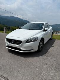 Volvo v40 d2