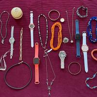 Lotto Orologi e Bigiotteria Vintage