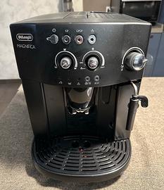 Macchina caffe in grani Delonghi Magnifica