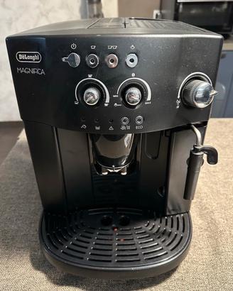 Macchina caffe in grani Delonghi Magnifica