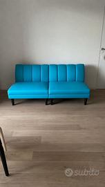 Divano letto azzurro/turchese con braccioli