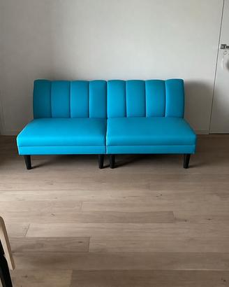 Divano letto azzurro/turchese con braccioli
