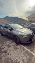 Renault clio duel