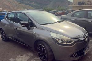 Renault clio duel