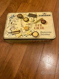 Scatola di latta vintage