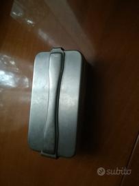 Contenitore con siringa