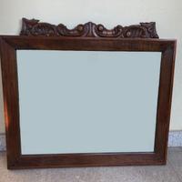 Specchio in noce con fregio antico