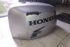 Calandra piu plastiche piede honda 135