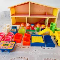 Fisher Price Little People Family House 1970