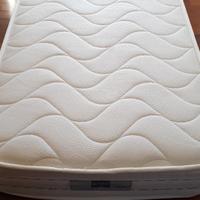 Materasso singolo come nuovo