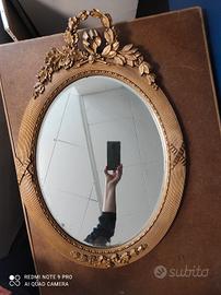 specchio vintage ovale in legno dorato