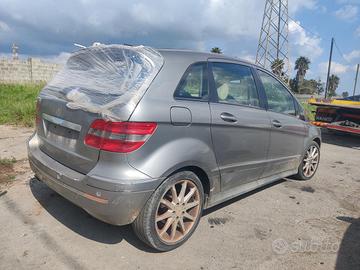 MERCEDES-BENZ CLASSE B W245 B 200 CDI ricambi-