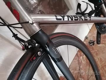 bici corsa titanio Linskey R260