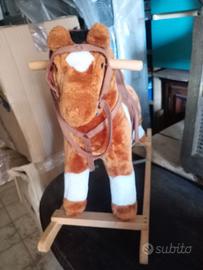 Cavallo a dondolo