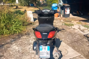Yamaha xmax 250