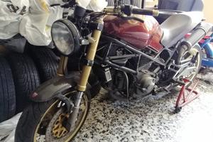 DUCATI MONSTER 900