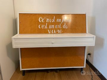 Pianoforte Faes compatto, dimensioni ridotte