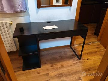 scrivania 