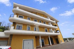 4 LOCALI A MOSCIANO SANT'ANGELO