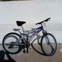 bicicletta montabike marca Shimano 