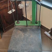 Bilancia Agricola Vintage in Legno – Usata per Pes