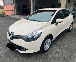 Renault Clio 1.2 75cv 5p Live