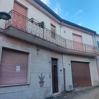 Linguaglossa casa indipendente adatta vari usi