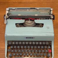 Macchina da scrivere olivetti