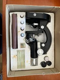 Microscopio Vintage