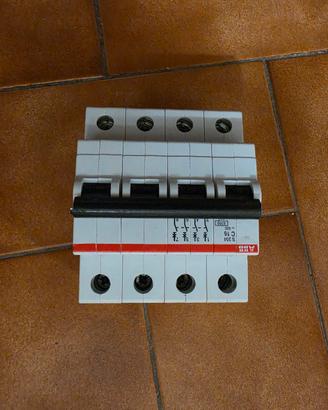 Differenziale trifase ABB 