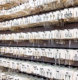 Stock gioielli bijoux bigiotteria