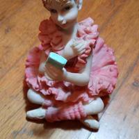 Lelly Kelly statuina resina