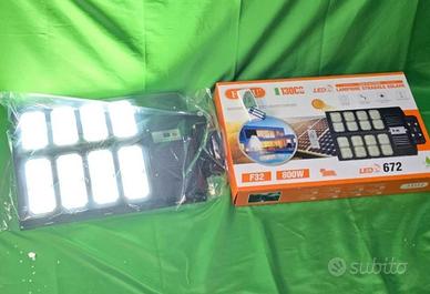 Lampione solare Led 800W con sensore di movimento 