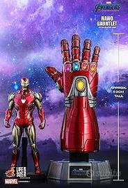Hot Toys Iron man nano gauntlet Life size