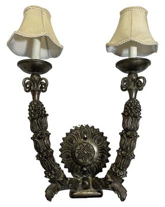 Grande applique a due bracci in stile neoGOTICO