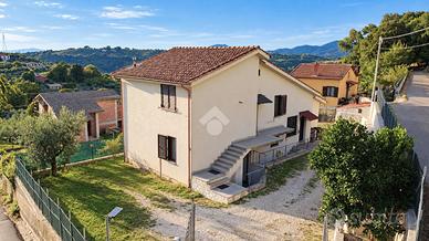 CASA INDIPENDENTE A CASPERIA
