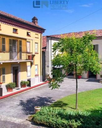 Casa indipendente di 961 m² con più di 5 locali a 