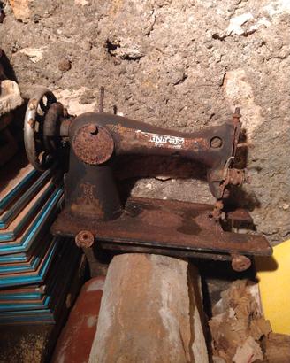 Vecchia macchina da cucire
