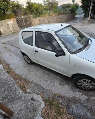 Fiat 600 1.1 benzina – 2005 – 230.000 km – €1000