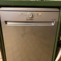 Lavapiatti indesit